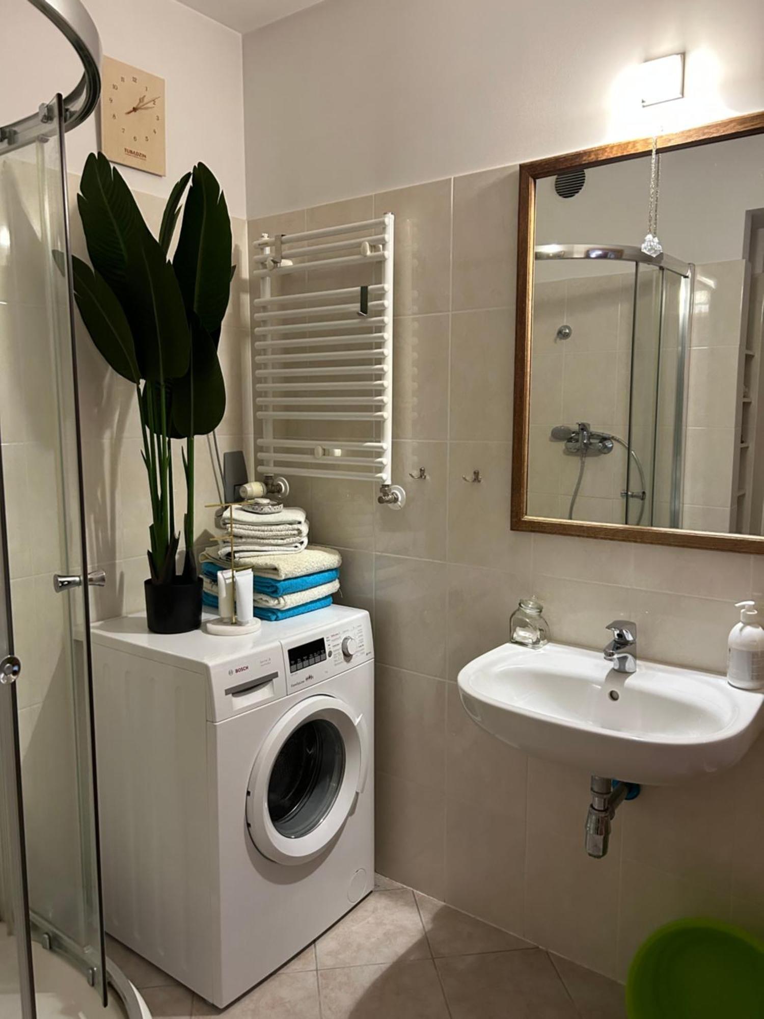Unique Beige & Gold Apartment Kolobrzeg