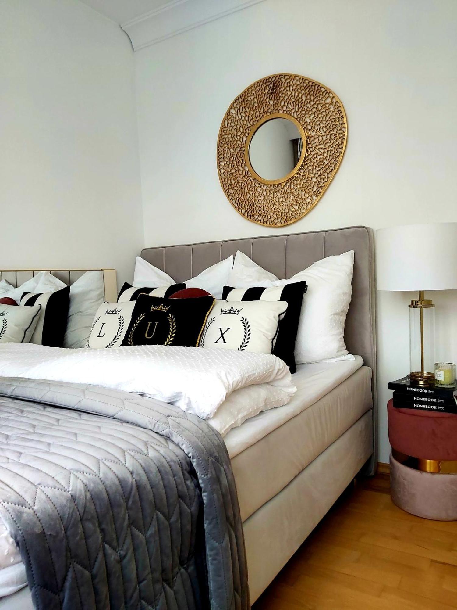 Apartment Unique Beige & Gold *